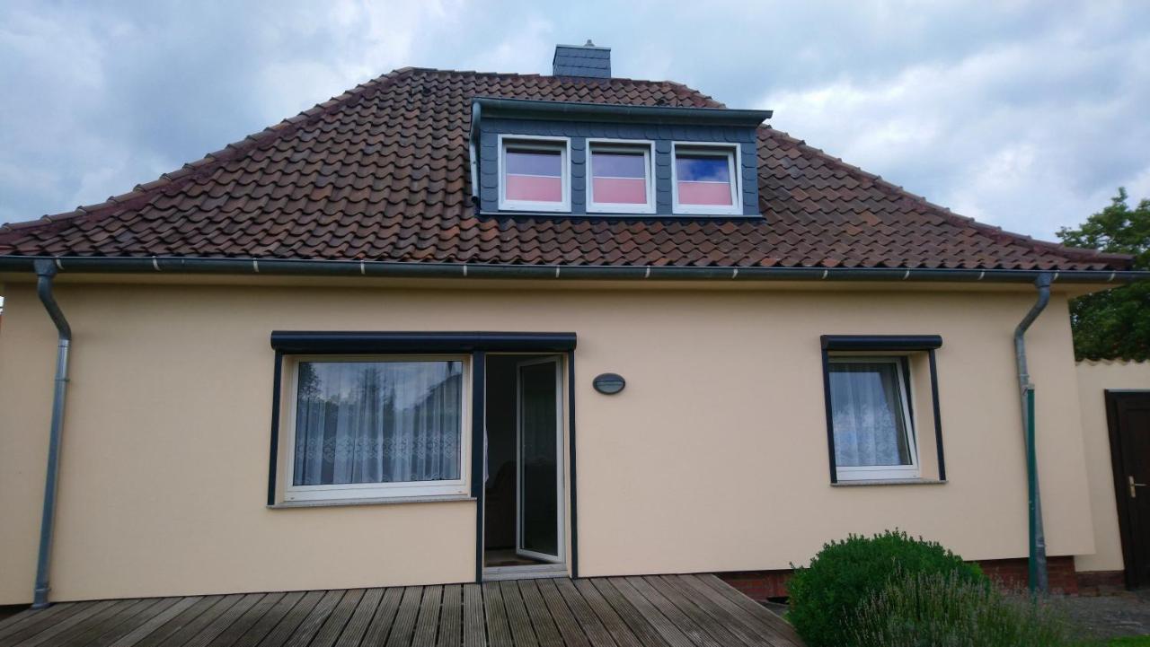 Gaestehaus „Barbara” Mit Garage In 26919 Brake Brake  Esterno foto